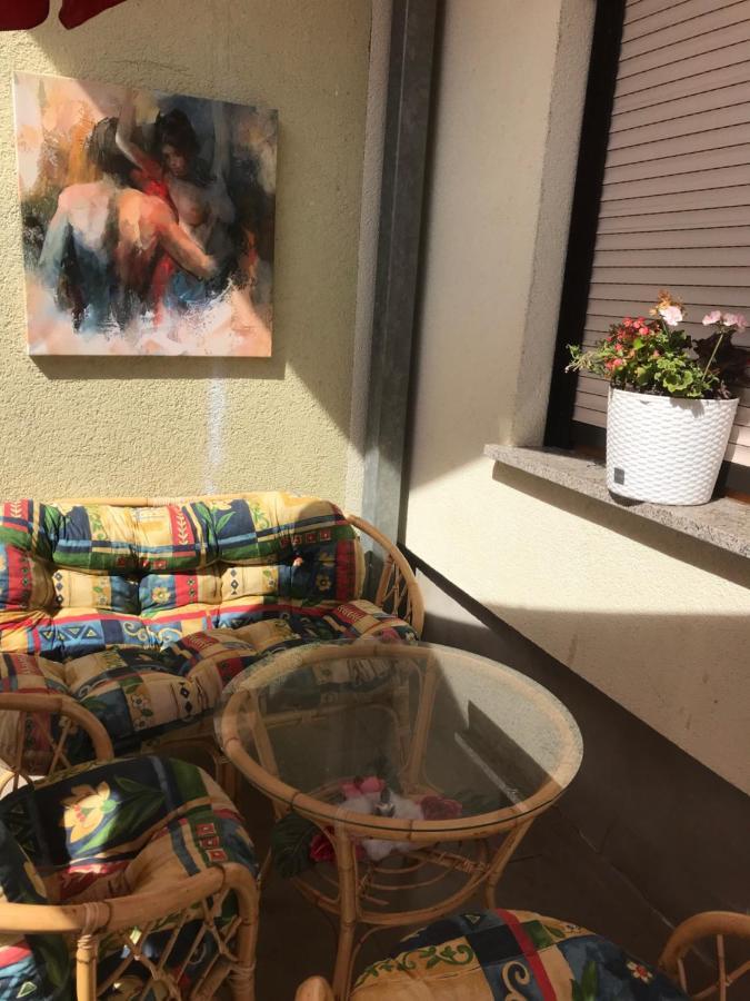 Ferienzimmer Healing Und Montuerwohnung Weissenfels Exterior foto
