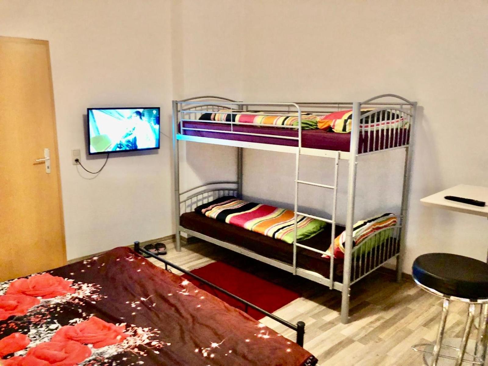 Ferienzimmer Healing Und Montuerwohnung Weissenfels Exterior foto