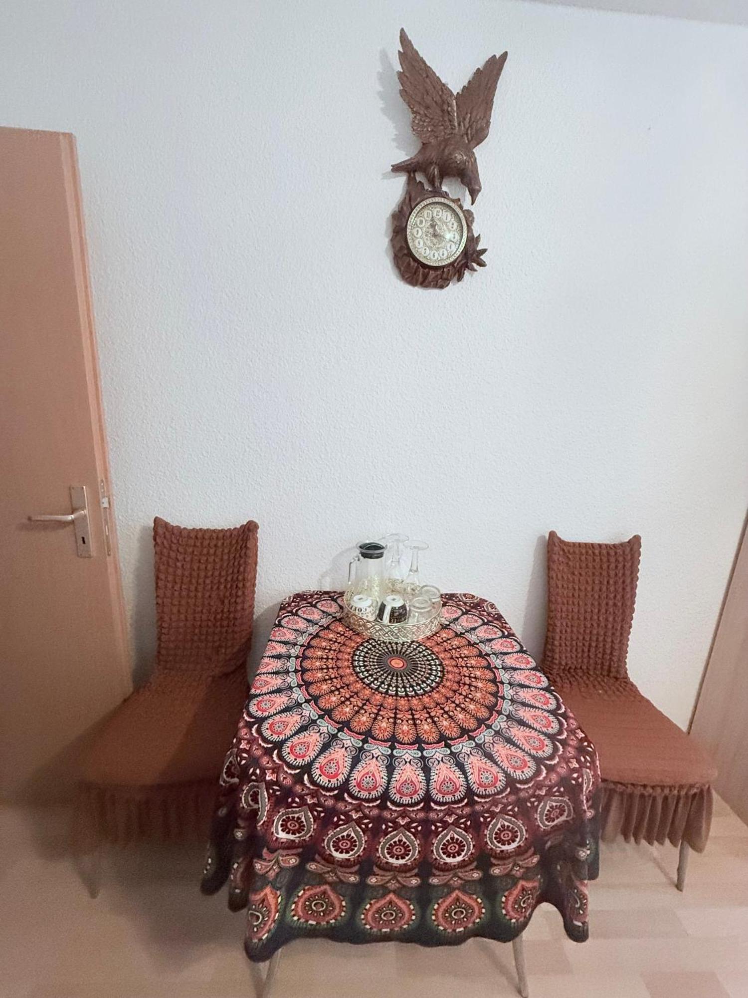 Ferienzimmer Healing Und Montuerwohnung Weissenfels Exterior foto