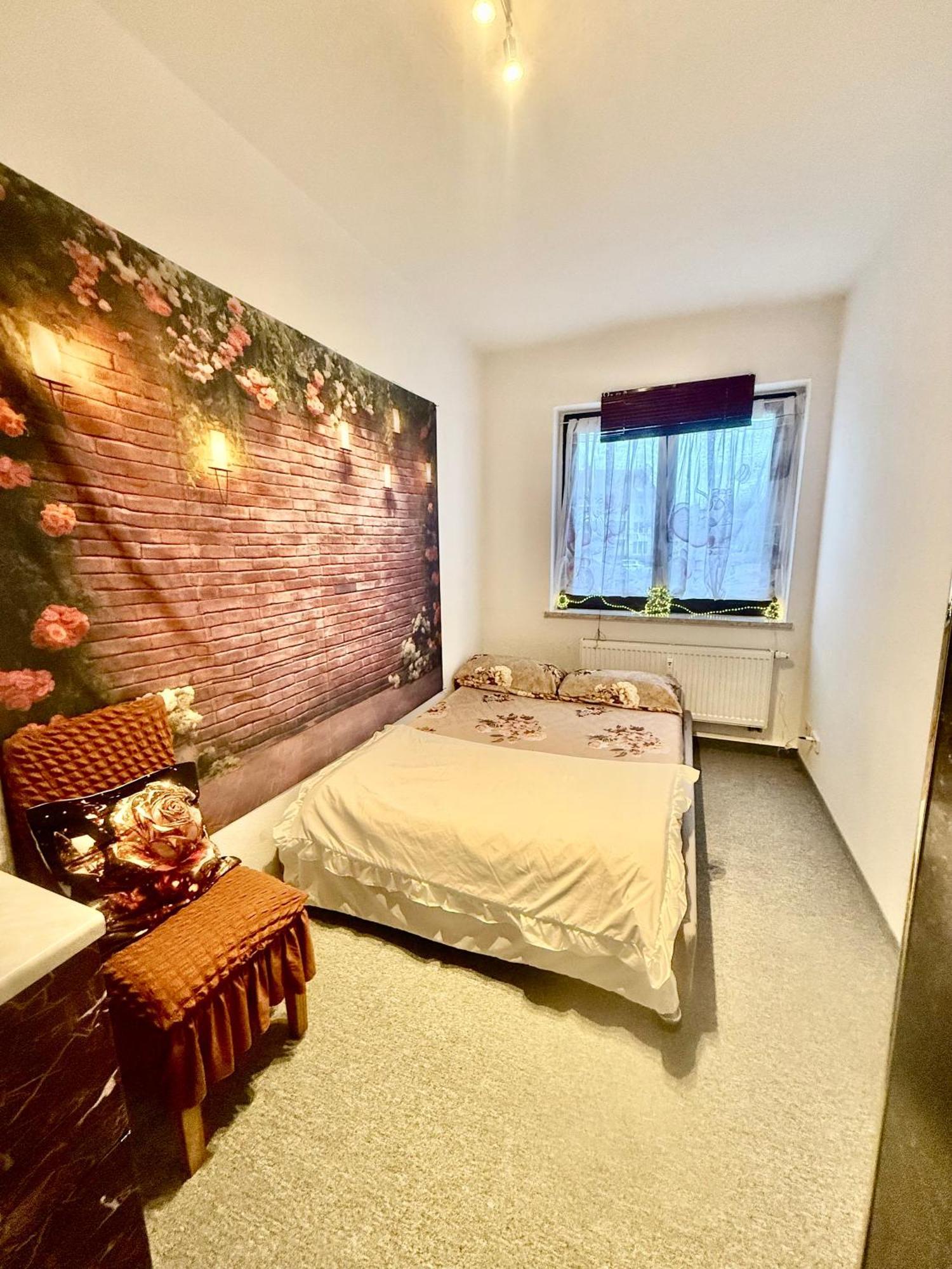 Ferienzimmer Healing Und Montuerwohnung Weissenfels Exterior foto
